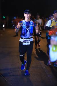BIB: 40909
                            <button type="button" onclick="openModal(7603694)" class="btn btn-primary btn-sm float-right btn-popup" data-toggle="modal" data-target=".modal-high-quality">
                        <i class="fas fa-shopping-cart"></i> Add to Cart
                    </button>
                                            <button type="button" onclick="isThisMe(7603694, true)" class="btn btn-success btn-sm float-right btn-popup btn-isme hidden" data-toggle="tooltip" data-placement="bottom" title="นี่คือรูปของคุณใช่ไหม คลิกที่นี่เพื่อเอาเข้าอัลบั้ม">
                        <i class="fas fa-plus"></i> Add to album
                    </button>
                    <button type="button" onclick="isThisMe(7603694, false)" class="btn btn-warning btn-sm float-right btn-popup btn-isnotme hidden">
                        <i class="fas fa-ban"></i> Remove from album
                    </button>